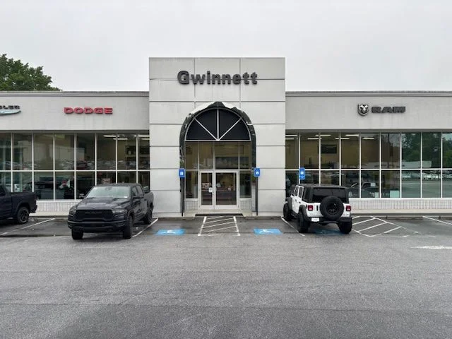Used 2020 White Chrysler Touring L image 2