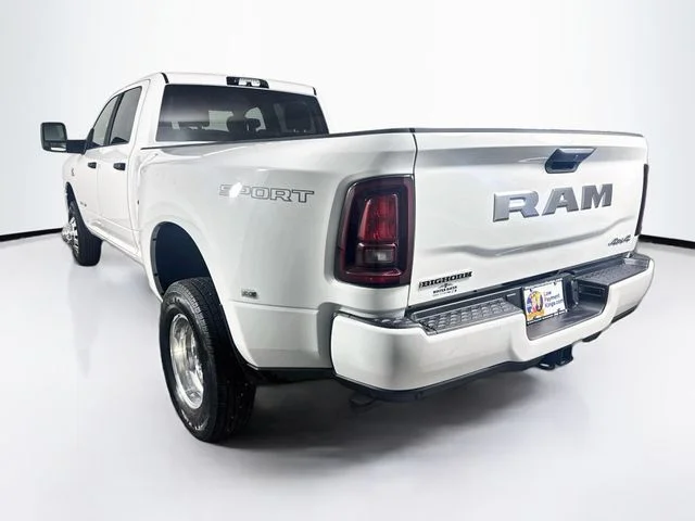 New 2026 Bright White Clear-Coat Exterior Paint RAM BIG HORN image 5
