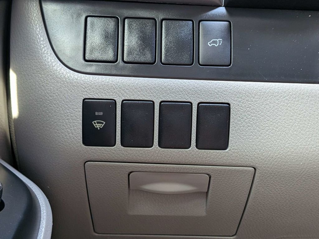 Used 2016 Gray Toyota XLE V6 image 27