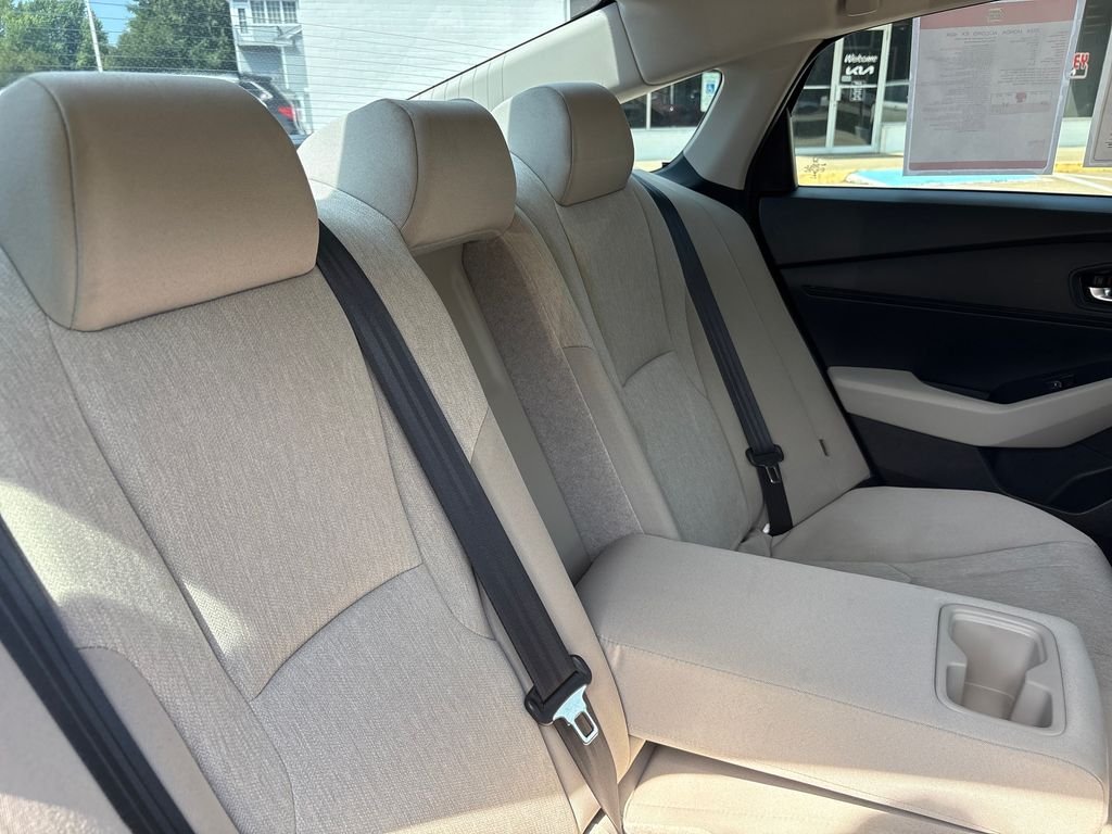 Used 2024 Canyon River Blue Metallic Honda EX image 29