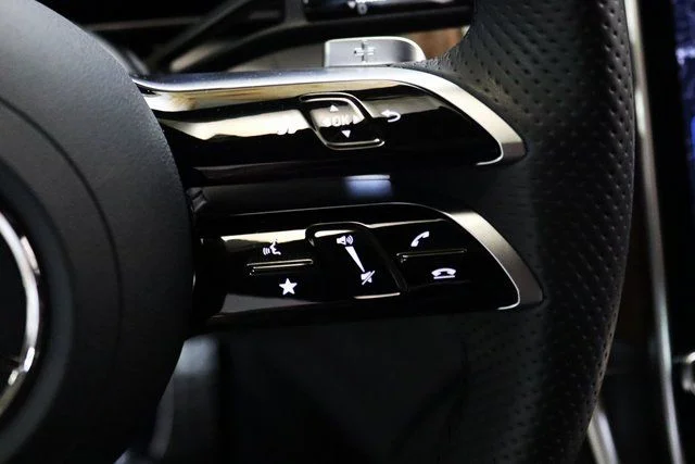 2025 Mercedes-Benz GLC Base - Photo 6