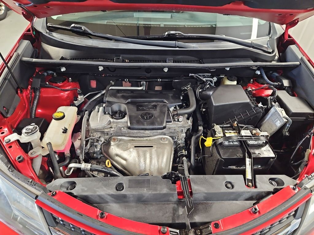 Used 2015 Red Toyota LE image 10