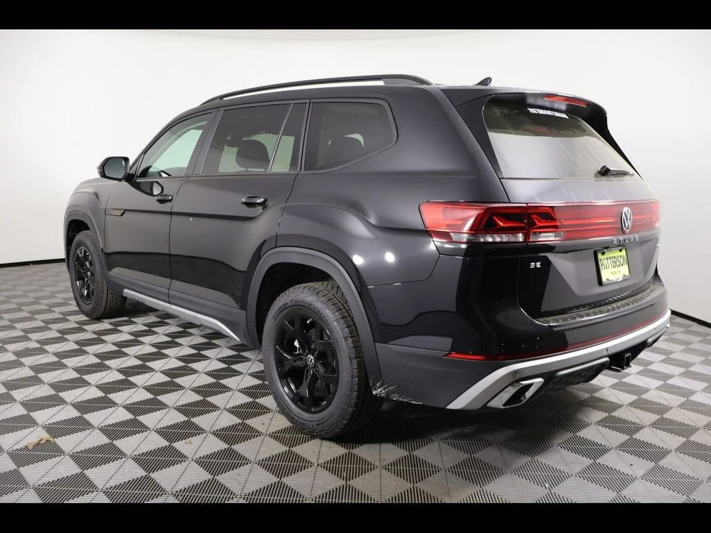 New 2026 Black Volkswagen 2.0T Peak Edition image 4