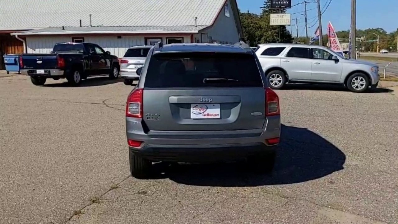 2011 Jeep Compass Sport photo 3