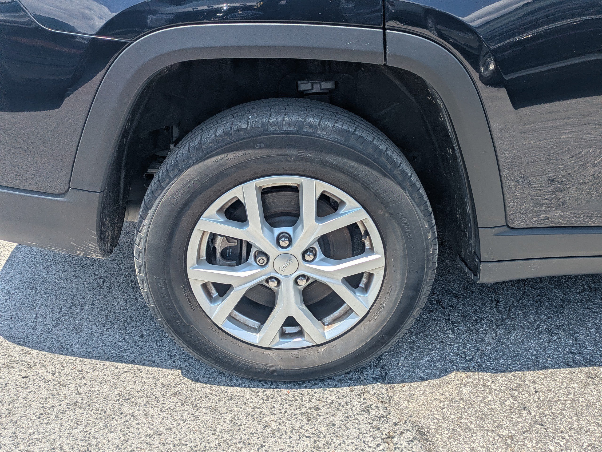 Used 2023 Midnight Sky Jeep Limited image 11
