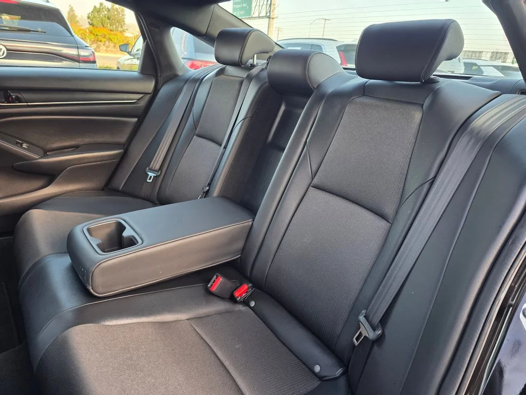 Used 2021  Honda Sport 2.0T image 18
