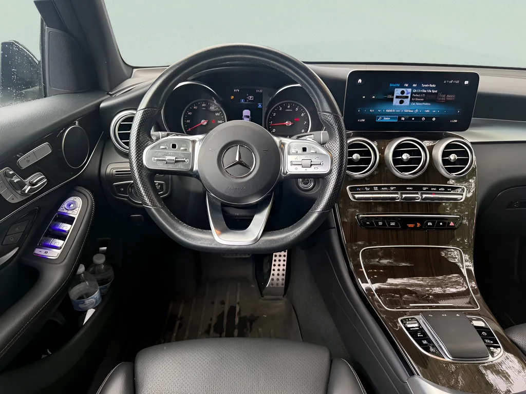 Used 2022  Mercedes-Benz GLC 300 image 20