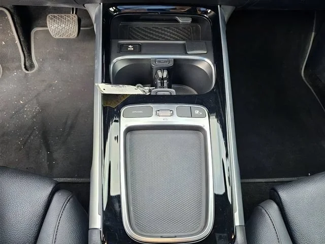 Used 2024 Black Mercedes-Benz GLB 250 image 27