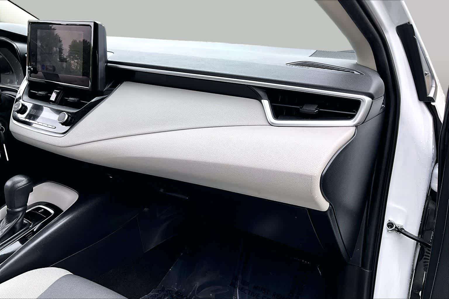 Used 2024 Ice Cap Toyota LE image 18
