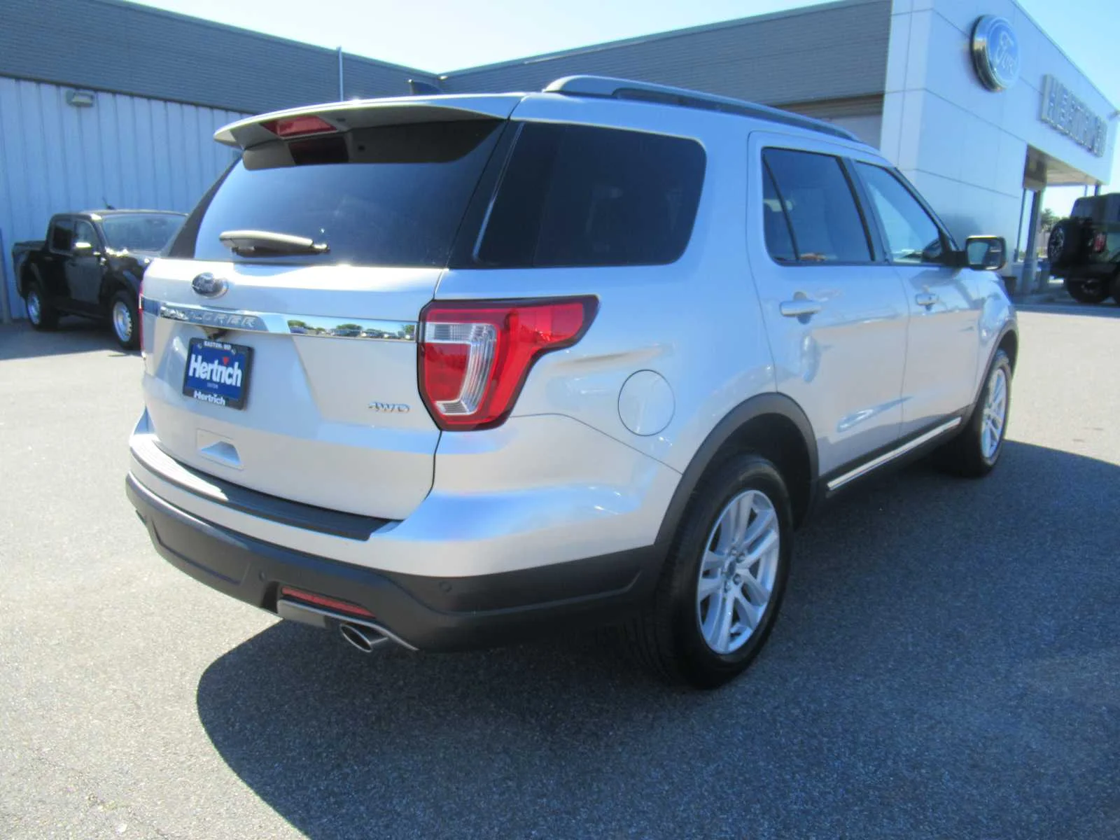 Used 2018 Ingot Silver Ford XLT image 5
