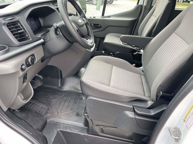 New 2026 Oxford White Ford XLT image 13