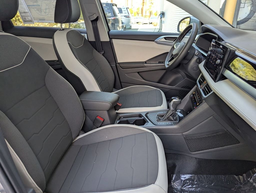 2025 Volkswagen Taos SE - Photo 20