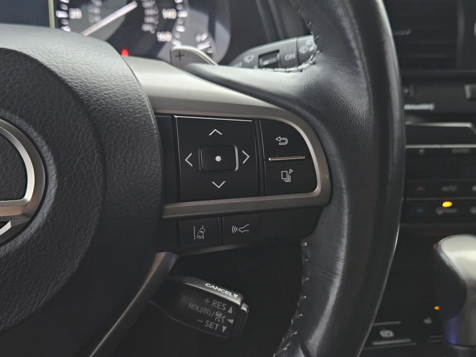 2022 Lexus RX 350 - Photo 16