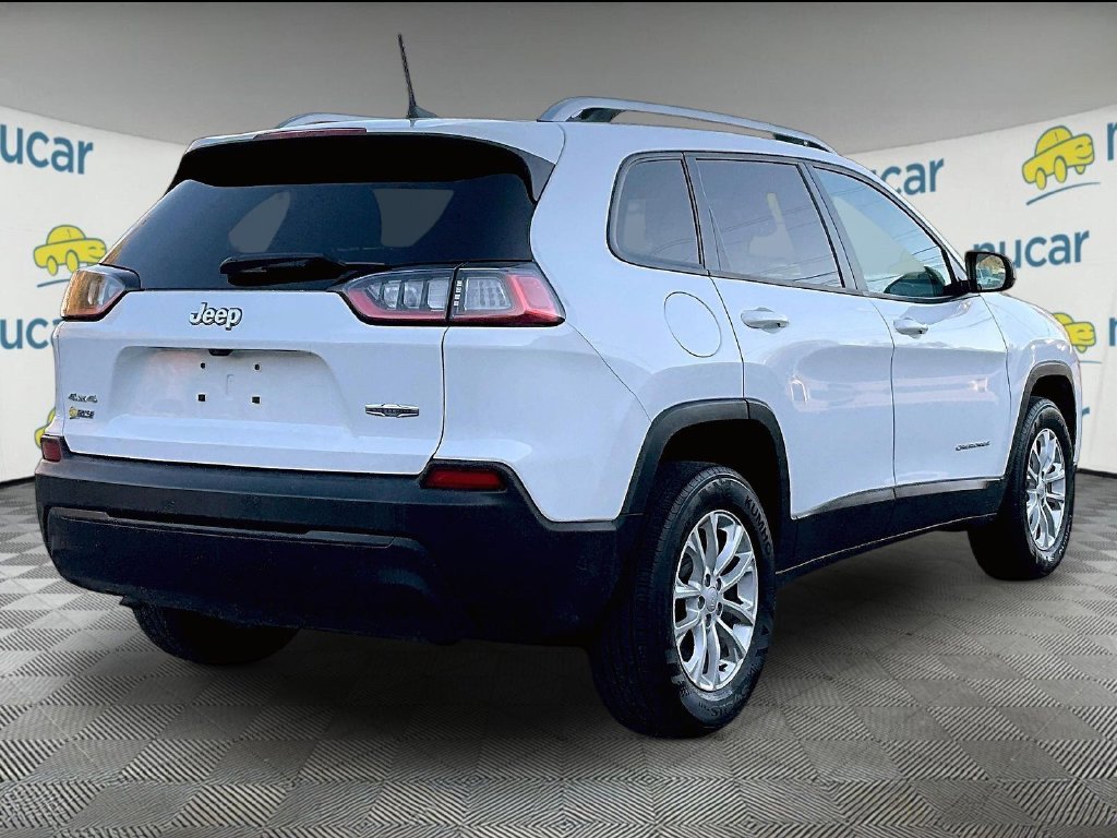 Used 2021 White Jeep Latitude image 6