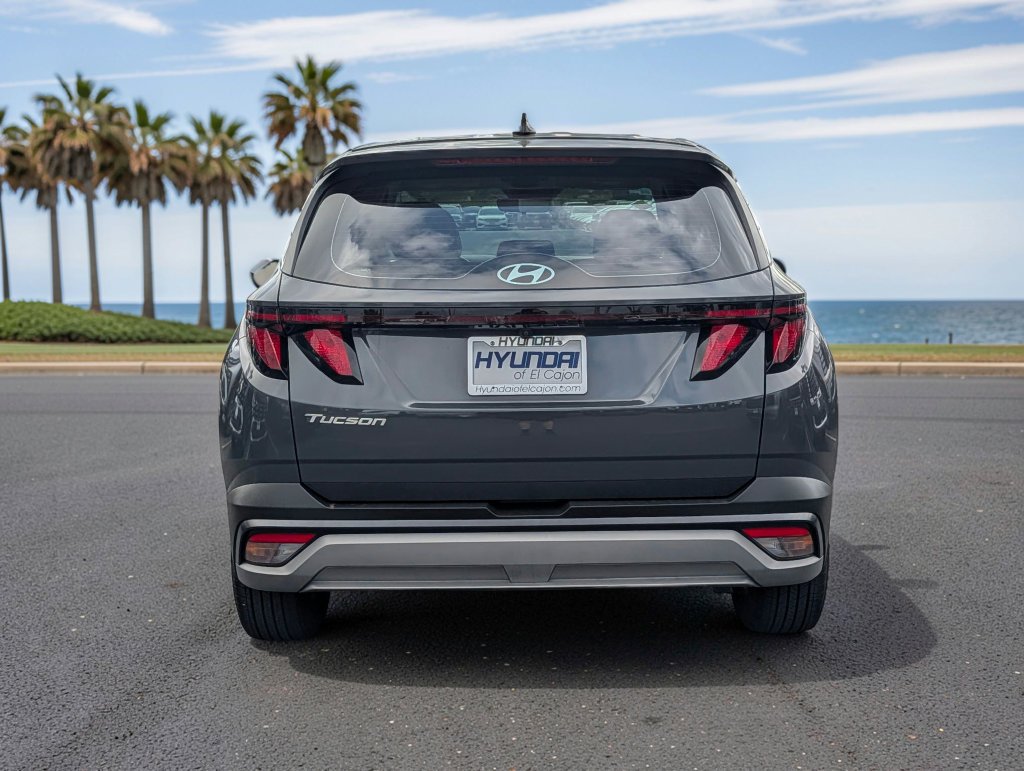 2025 Hyundai Tucson SE - Photo 6