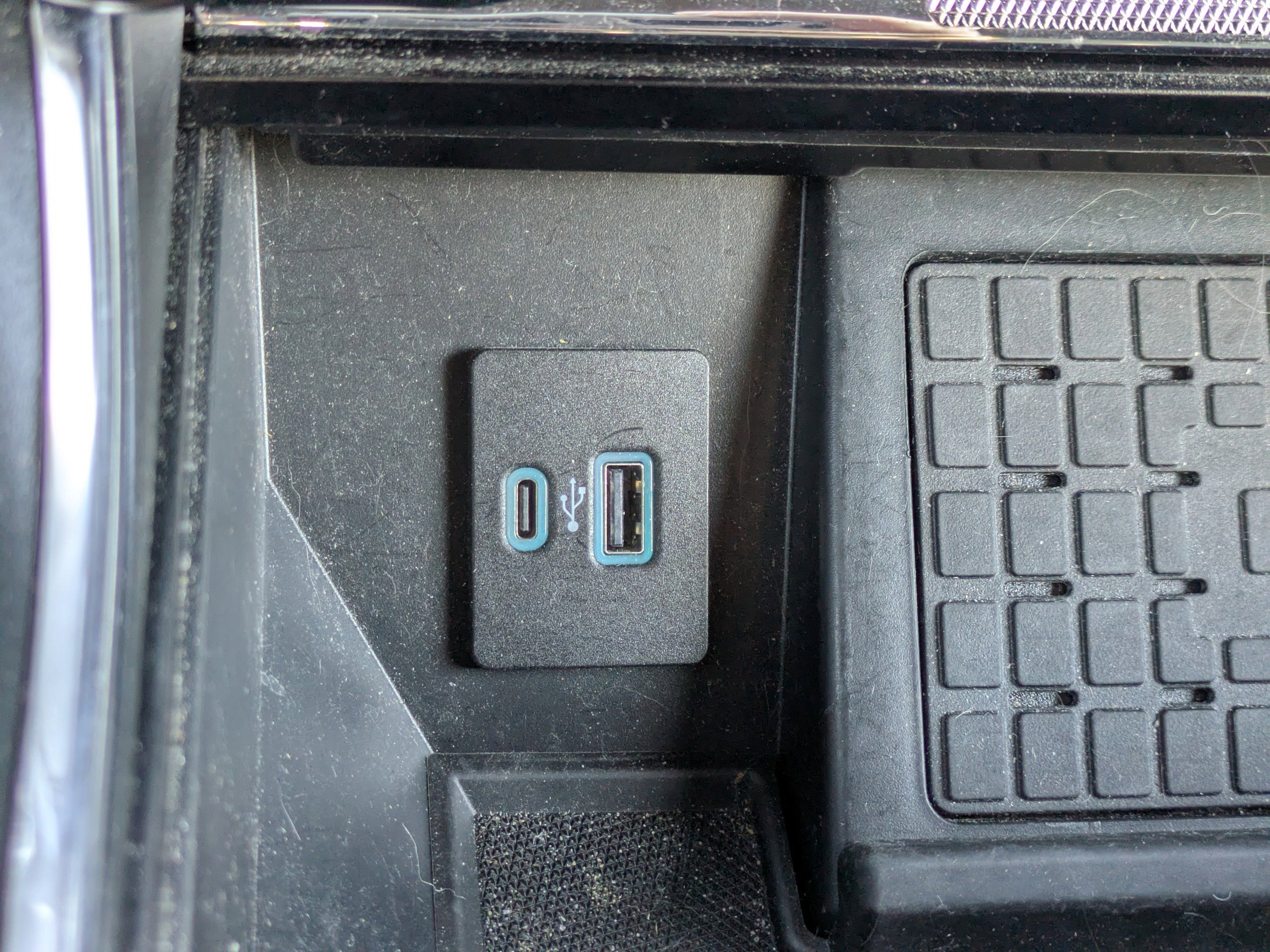 Used 2023  Ford Raptor image 32