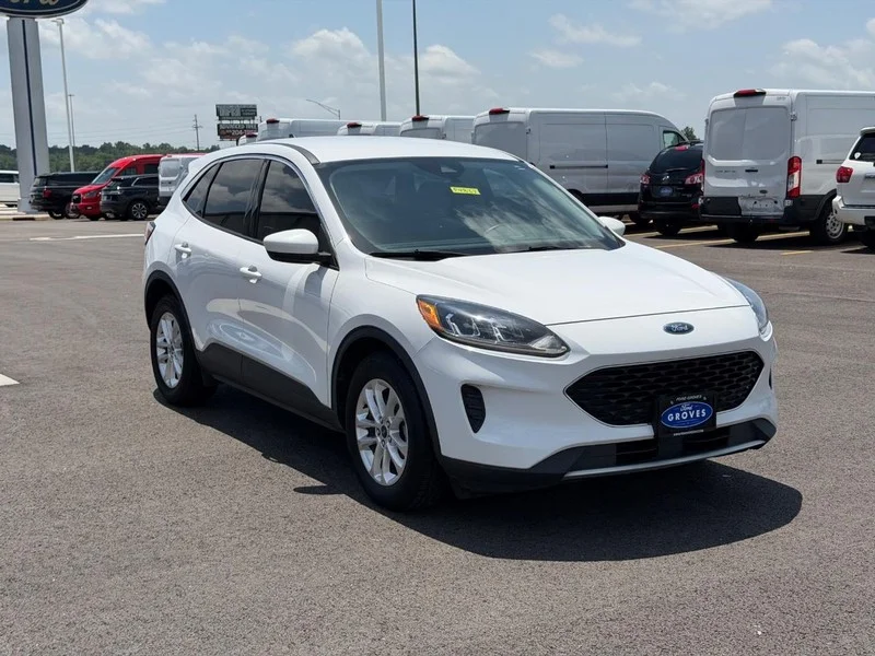 Certified Used 2020 Oxford White Ford SE image 3