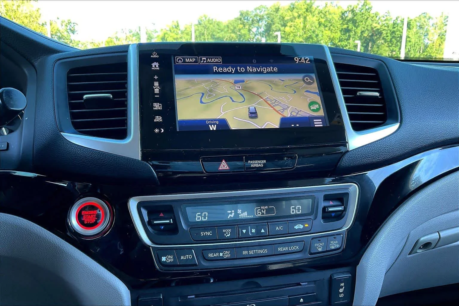 Used 2017 Lunar Silver Metallic Honda Touring image 31