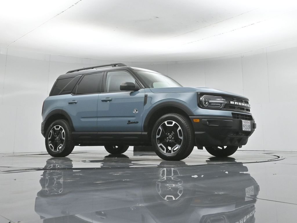 Used 2022 Gray Ford Outer Banks image 4