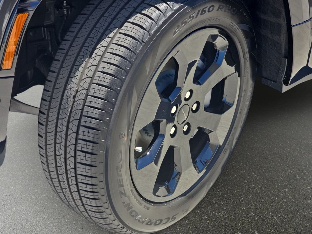 New 2026 Carpathian Grey Land Rover X-Dynamic SE image 33
