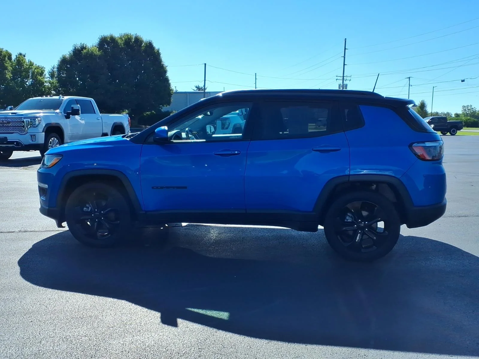 Used 2021 Blue Jeep Altitude image 14