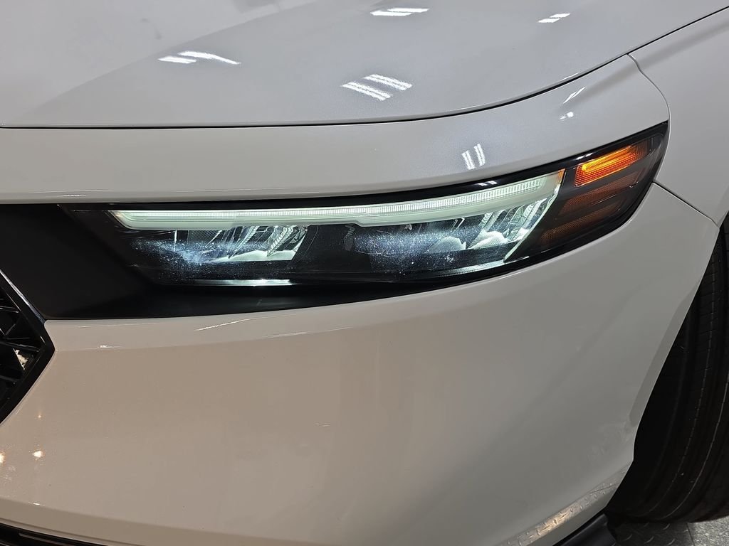 Used 2023 White Honda LX image 28
