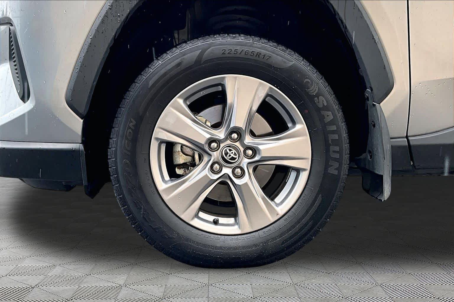 Used 2025 Silver Sky Metallic Toyota XLE image 11
