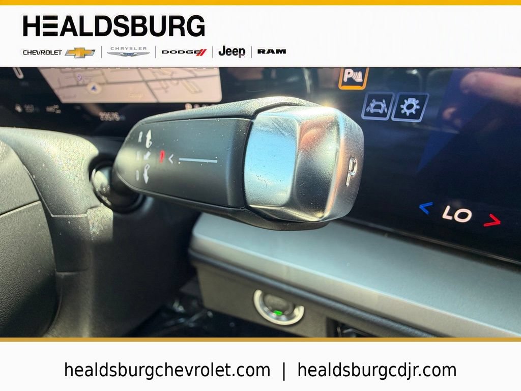 2025 Chevrolet Traverse LT - Photo 24