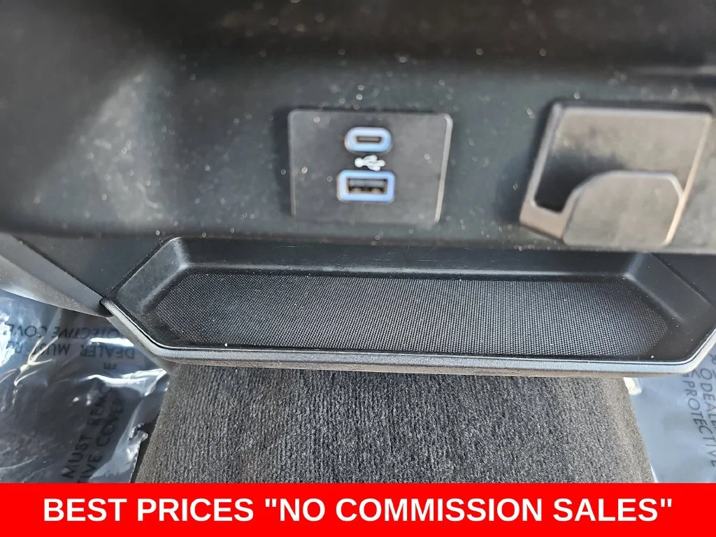 Used 2022 White Ford XLT image 24