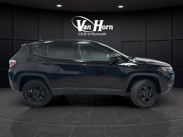 Used 2023 Diamond Black Jeep Trailhawk image 8