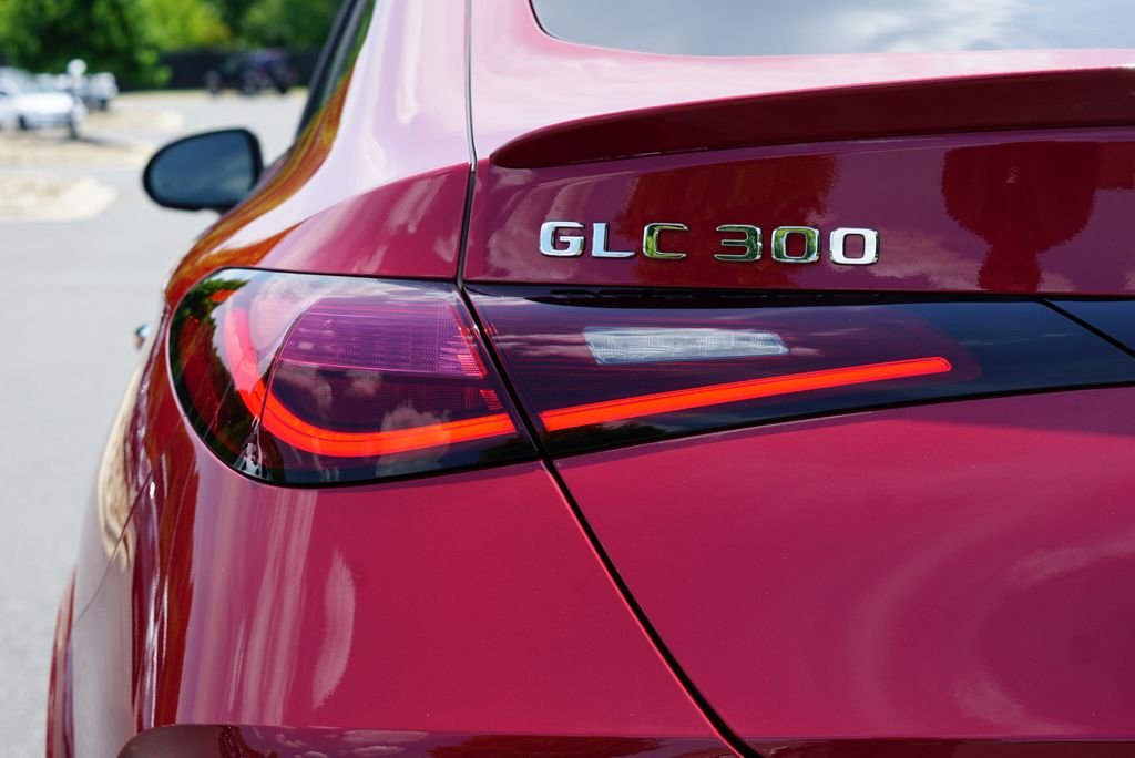 New 2026 MANUFAKTUR Patagonia Red Metallic Mercedes-Benz GLC 300 Coupe image 17
