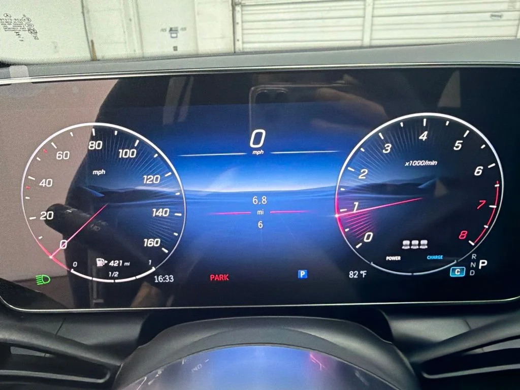 New 2027 White Mercedes-Benz GLC 300 image 15