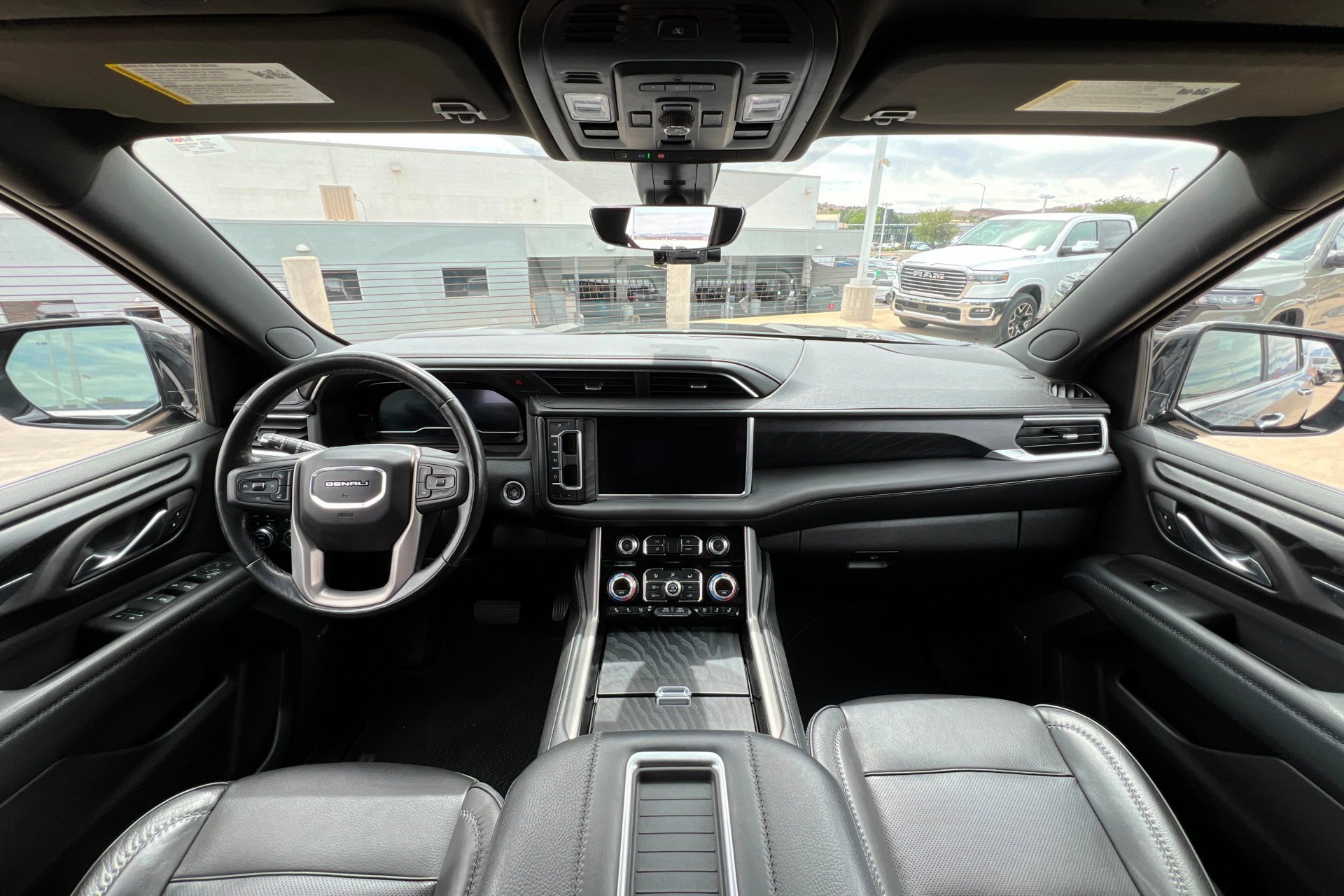 Used 2022 Onyx Black GMC Denali image 10