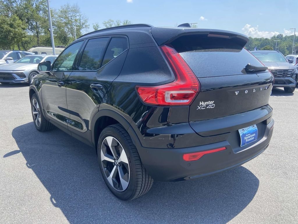 2026 Volvo XC40 Plus - Photo 17