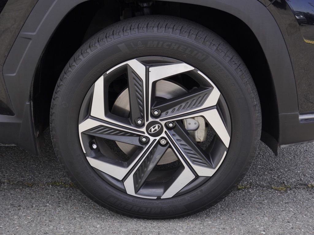 Used 2023 Black Hyundai SEL image 6