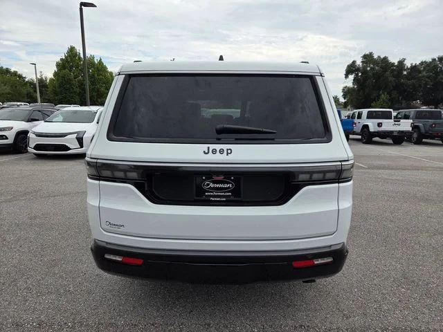 New 2026 Bright White Clear-Coat Exterior Paint Jeep  image 11
