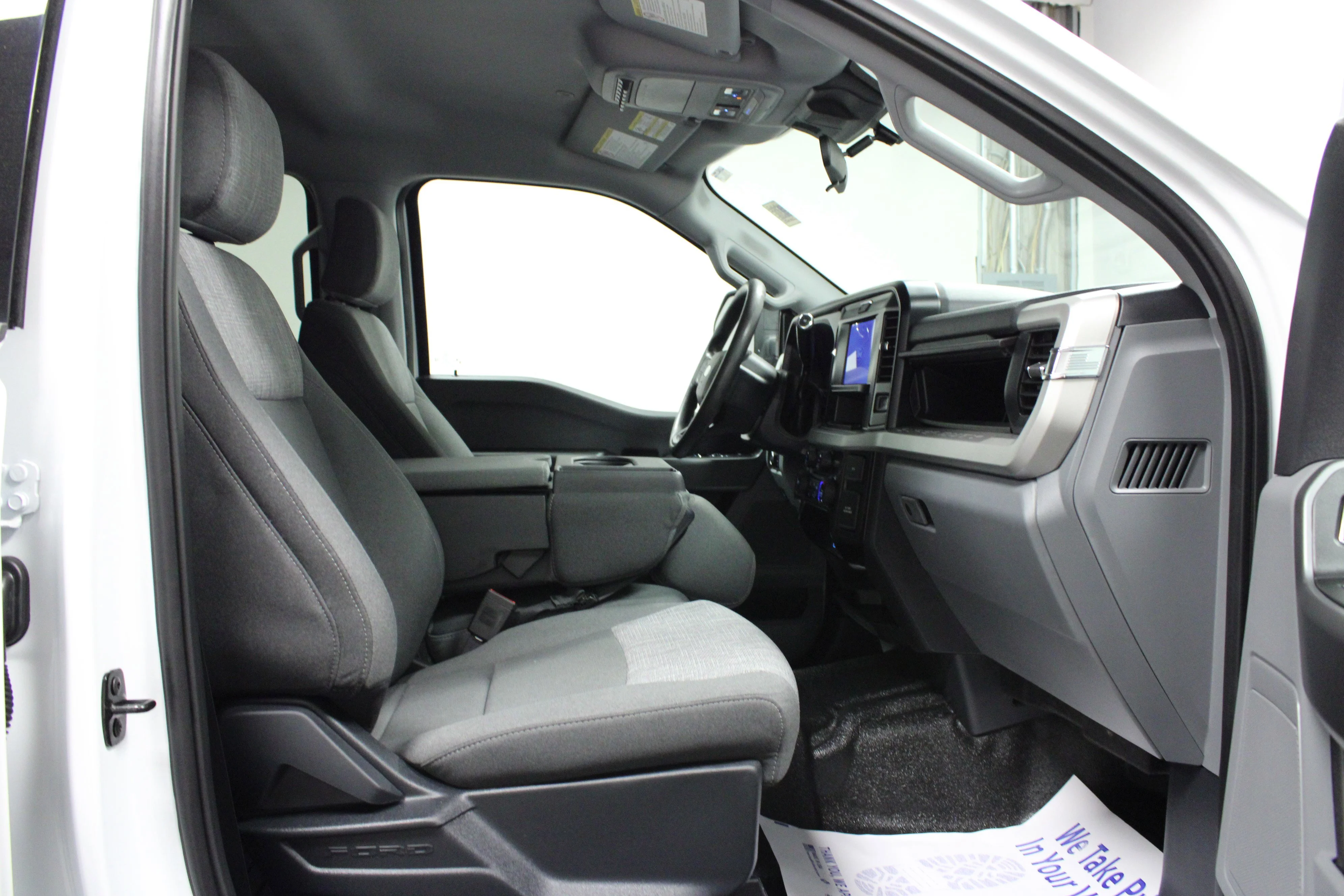 Used 2026 Oxford White Ford XLT image 16