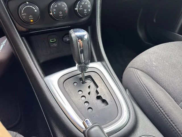 Used 2014 White Chrysler Touring image 20