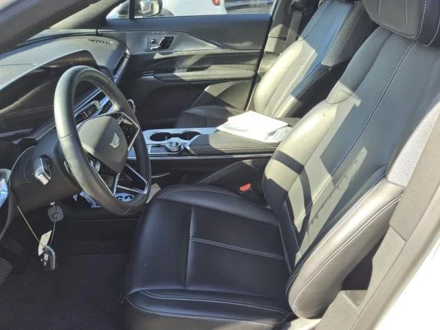 Used 2024 Crystal White Tricoat Cadillac Tech image 17