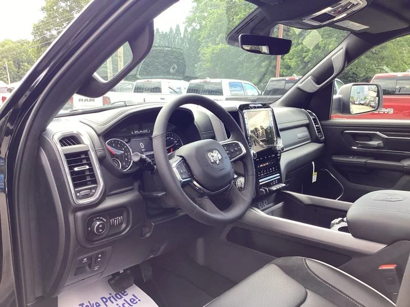 New 2026 Diamond Black Crystal Pearl-Coat Exterior Paint RAM Laramie image 26