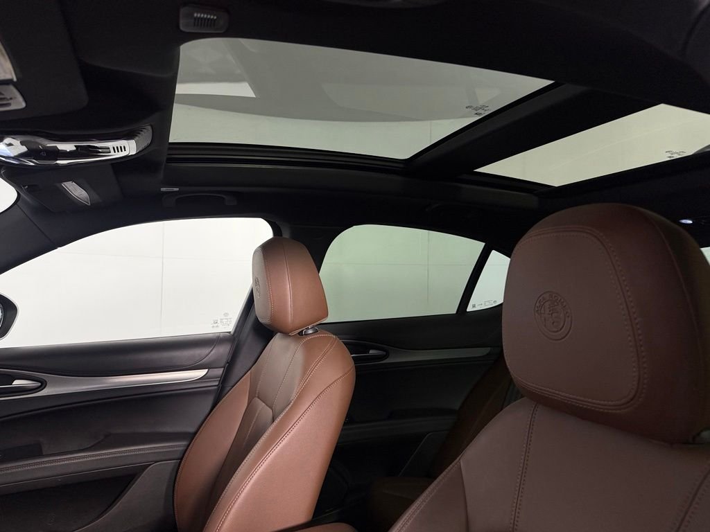 Used 2024 Alfa Rosso Alfa Romeo Ti image 19