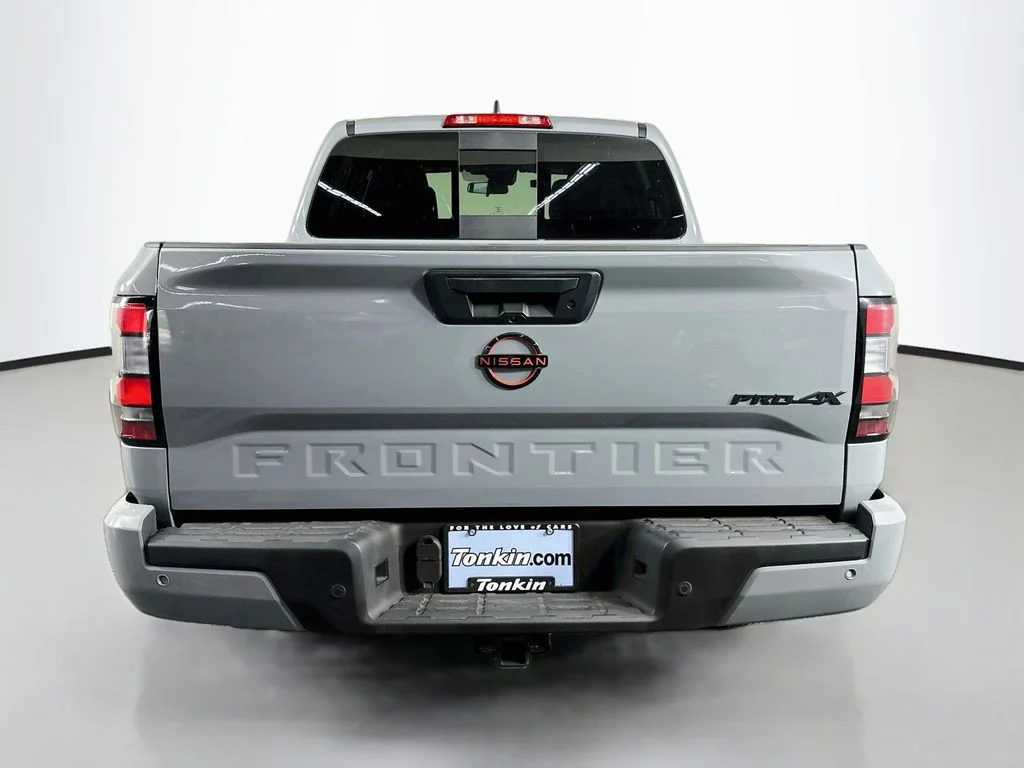 Used 2024 Boulder Gray Pearl Nissan PRO-4X image 7