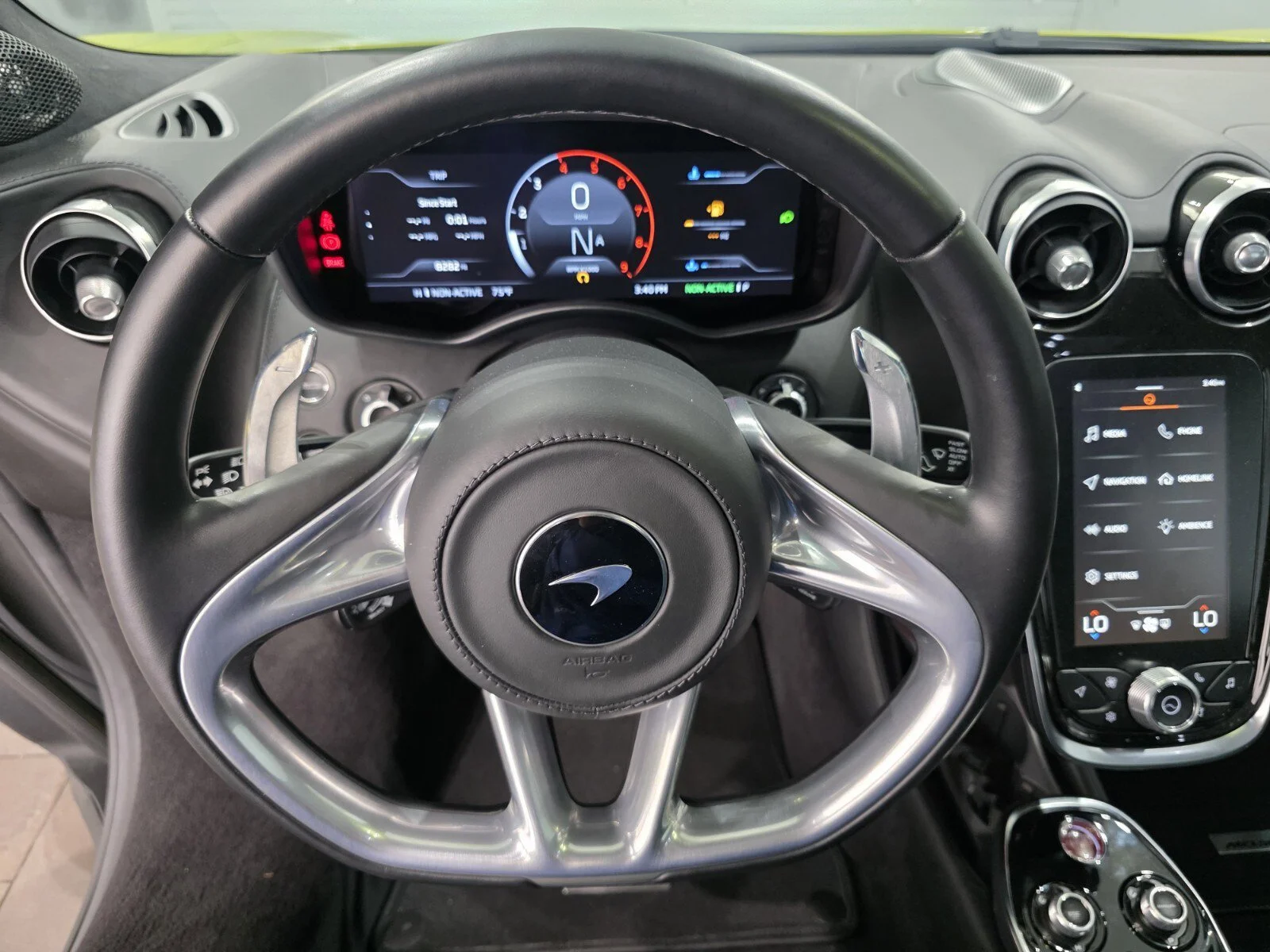 Used 2022 Flux Green McLaren  image 10