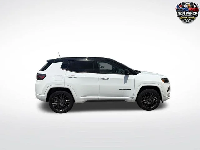 Used 2023 White Jeep High Altitude image 6