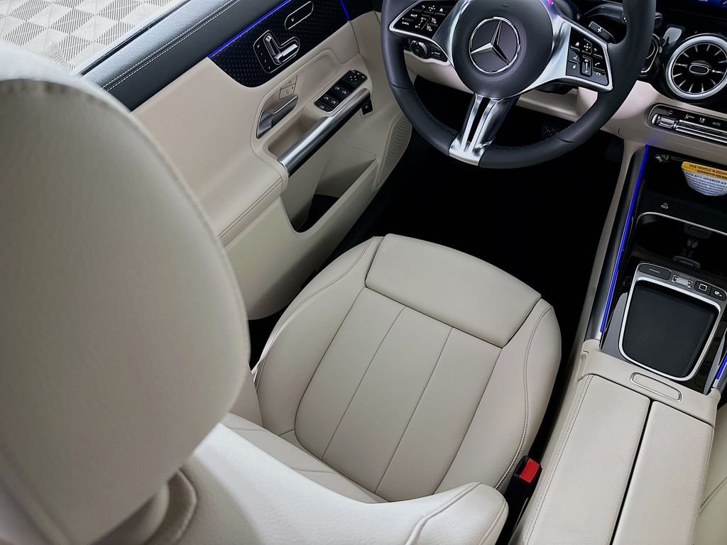 New 2026 Polar White Mercedes-Benz GLA 250 image 21