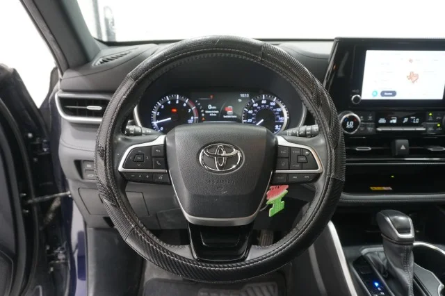 Used 2023  Toyota XSE image 29