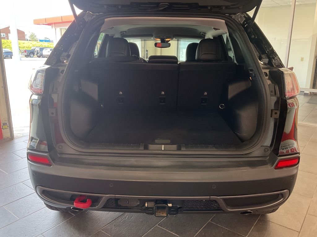 Used 2022 Black Jeep Trailhawk image 10