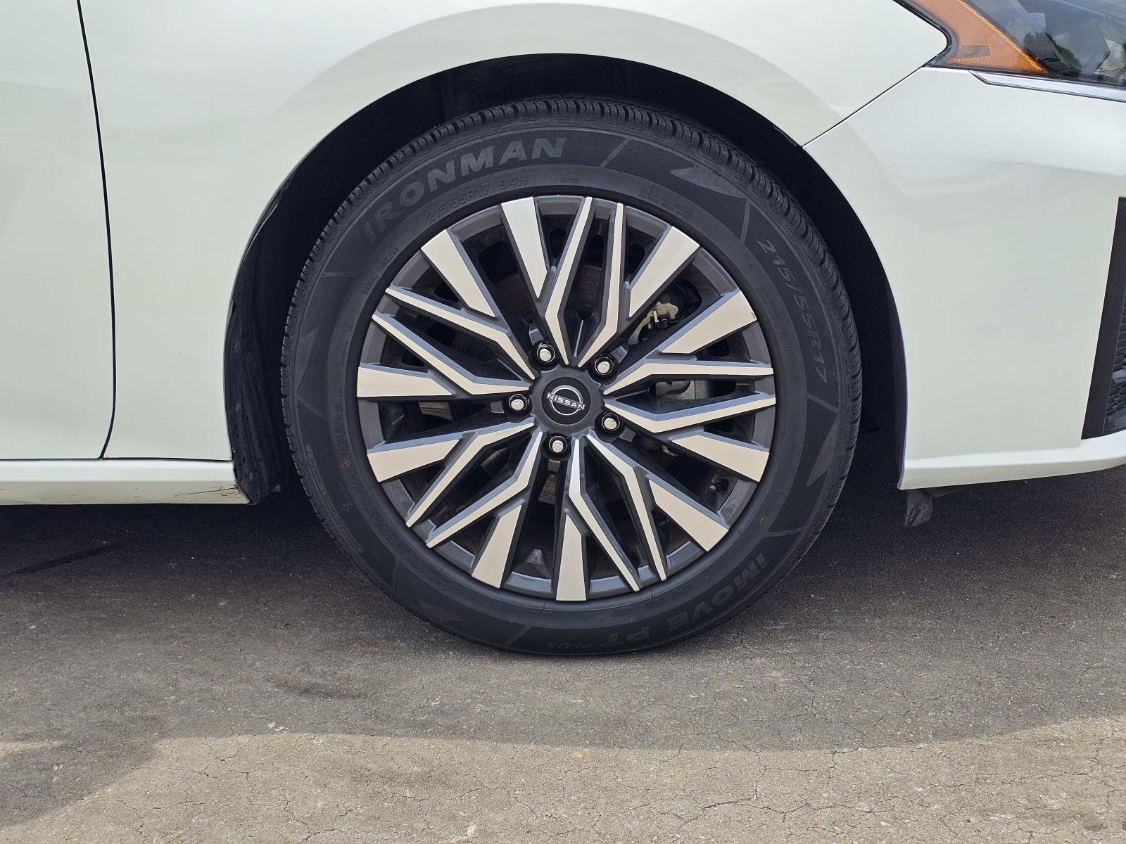 Used 2025 Glacier White Nissan SV image 6