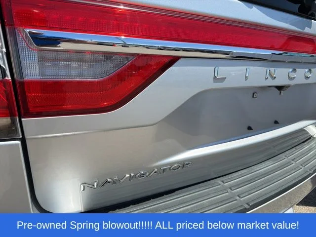 Used 2016 Silver Lincoln Select image 7