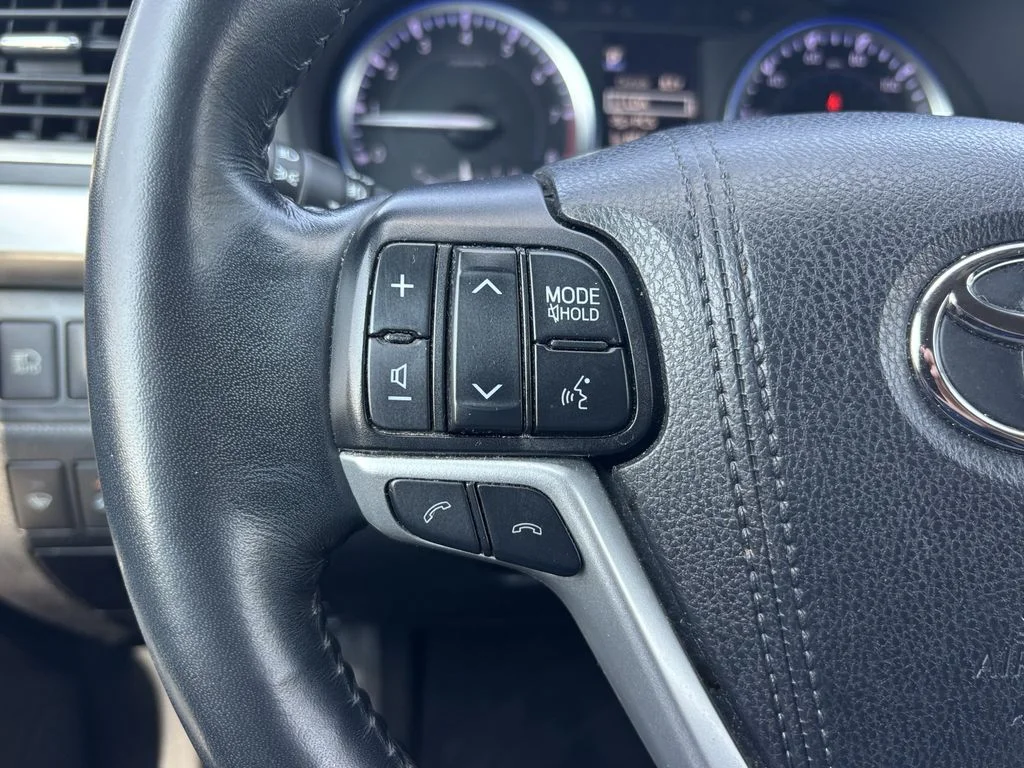 Used 2019 Silver Toyota Limited Platinum image 27